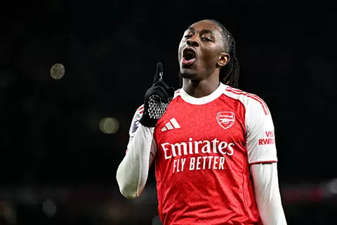 هدف أرسنال الثاني أمام توتنهام (إيزي)