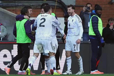 هدف مانشستر يونايتد الثاني أمام كريستال بالاس (ماسون ماونت)