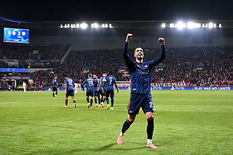 هدف أرسنال الثاني أمام سلافيا براج (ميكيل ميرينو)