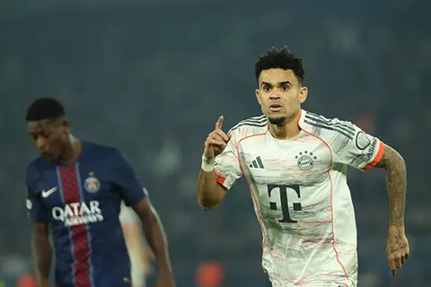 هدف بايرن ميونيخ الأول أمام باريس سان جيرمان (لويس دياز)