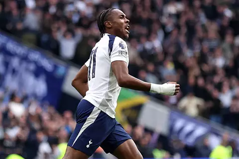 هدف توتنهام الأول أمام مانشستر يونايتد (ماتيس تيل)