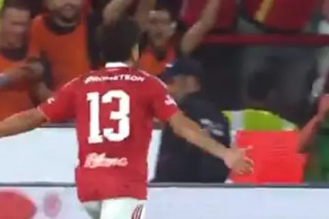 هدف الأهلي الثاني أمام الزمالك ( مروان عطية )