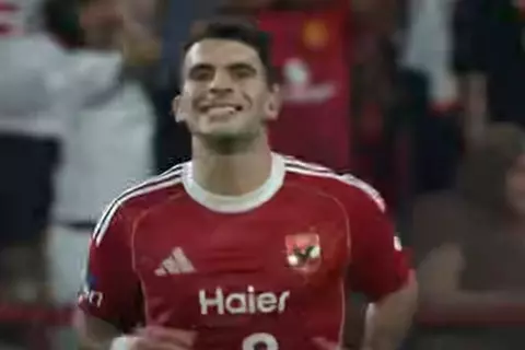 العارضة تحرم أحمد زيزو من هدف رائع أمام الزمالك