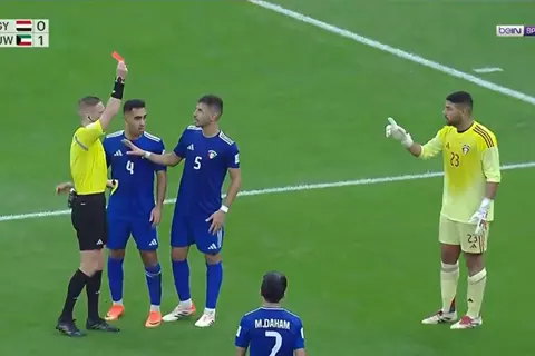طرد حارس منتخب الكويت أمام مصر في كأس العرب
