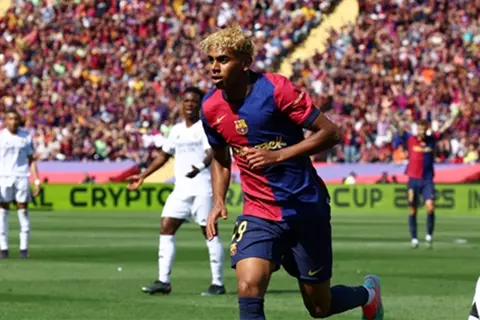 هدف برشلونة الثاني أمام ريال مدريد (يامال)