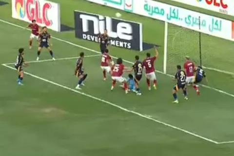 في الثواني الأخيرة.. ياسر إبراهيم ينقذ الأهلي من هدف قاتل أمام سيراميكا