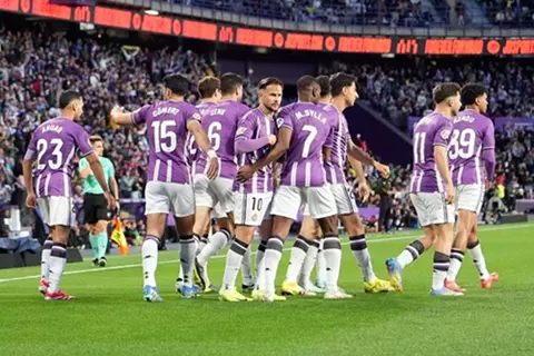 هدف بلد الوليد الأول أمام برشلونة (ايفان سانشيز)