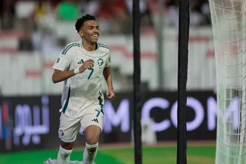 هدف السعودية الأول أمام البحرين