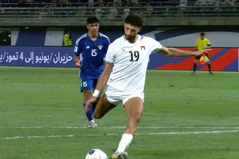 وسام أبو علي يسجل هدف فلسطين الثاني أمام الكويت