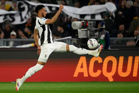 في الوقت القاتل.. هدف يوفنتوس الرابع أمام بروسيا دورتموند (لويد كيلي)