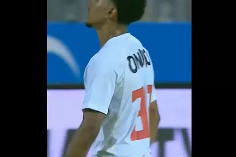 شاهد مراوغات خوان بيزيرا أمام المصري 