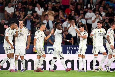 هدف ريال مدريد الأول أمام ليفانتي (فينسيوس جونيور)