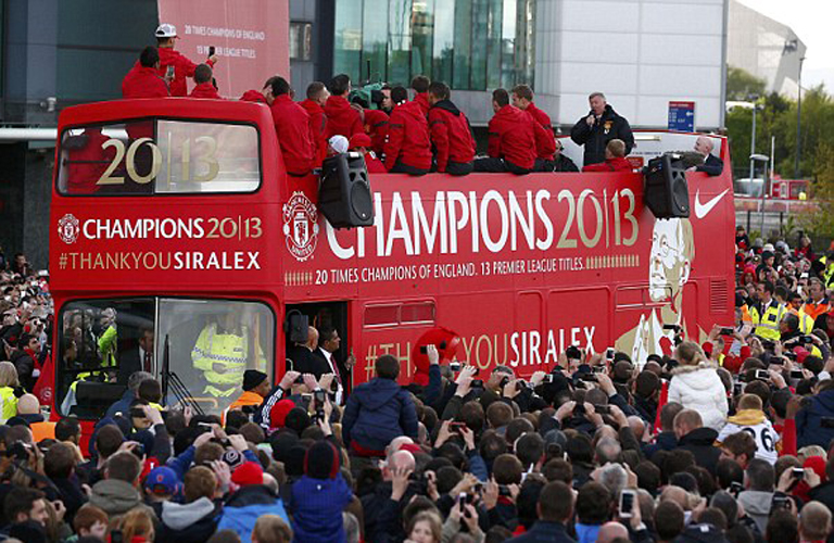 احتفالات مانشستر يونايتد بلقب الدوري الإنجليزي