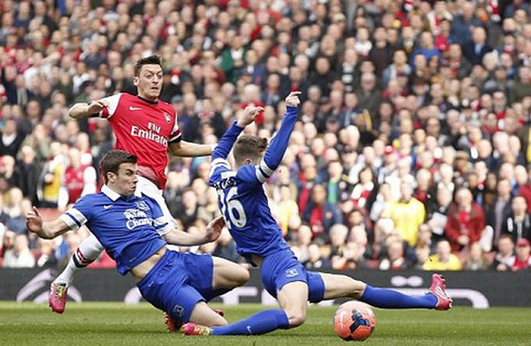 مباراة أرسنال وإيفرتون