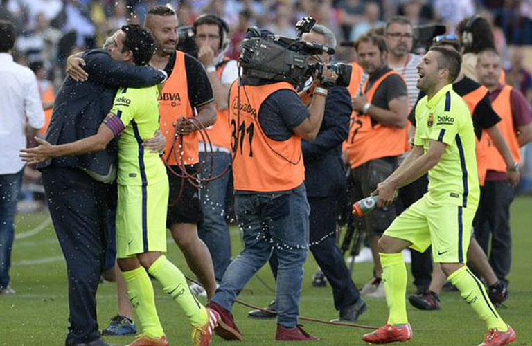 فرحة لاعبو برشلونة بالفوز بالليجا