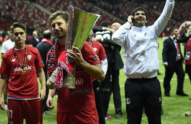 تتويج اشبيلية بالدوري الأوروبي