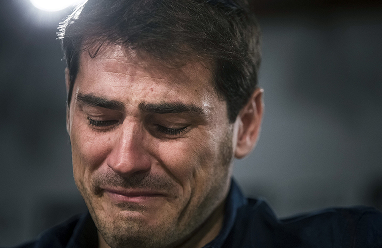 كاسياس يودع جماهير ريال مدريد بالدموع