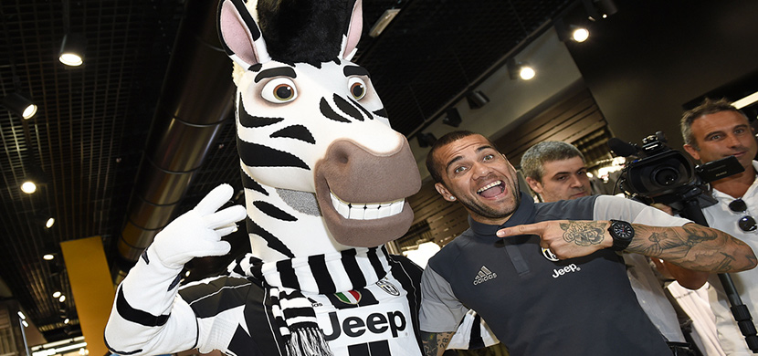 يوفنتوس يُقدم لاعبه الجديد دانى الفيش