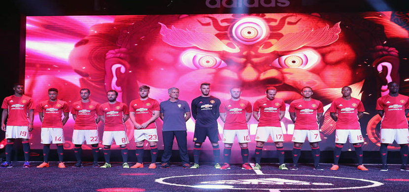 مانشستر يونايتد يعلن عن قميصه الجديد