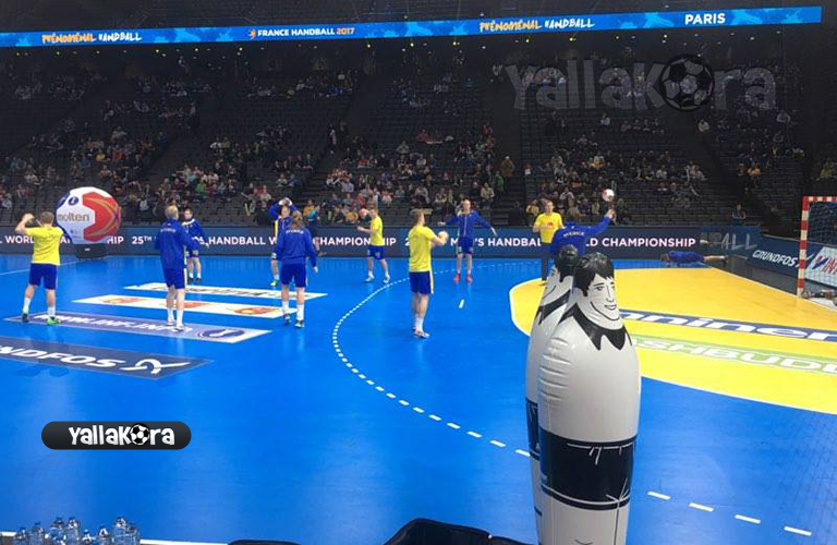 إحماء لاعبي مصر والسويد في مونديال اليد