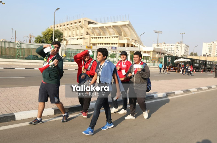 توافد الجماهير إلى إستاد القاهرة