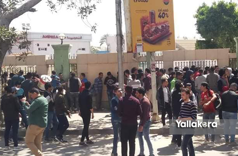 زحام على تذاكر مباراة الأهلي وصنداونز بالإسكندرية