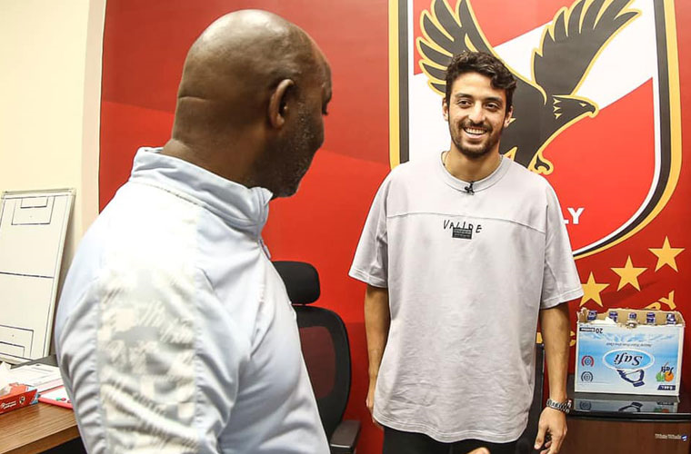 الظهور الأول لطاهر في الأهلي