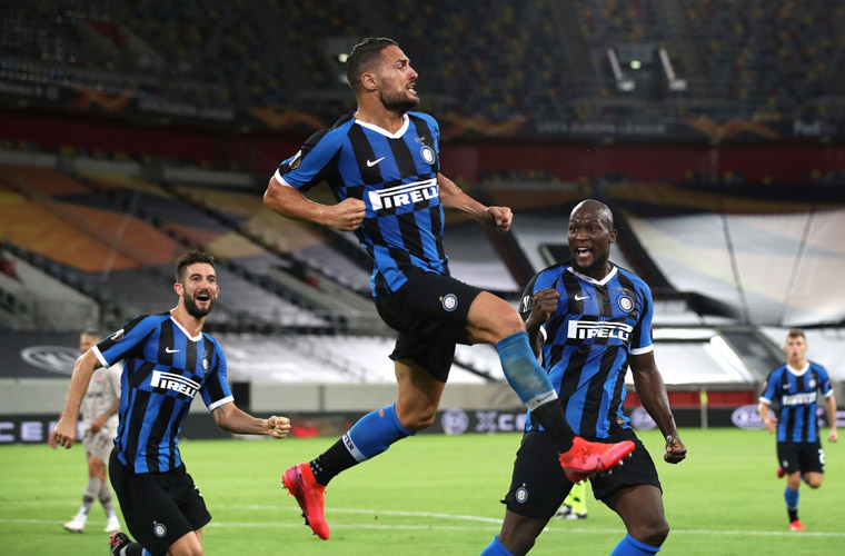 لقطات مباراة انترناسيونالي وشاختار