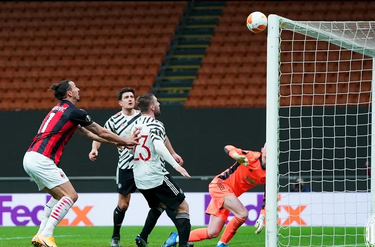 لقطات من مباراة ميلان ومانشستر يونايتد