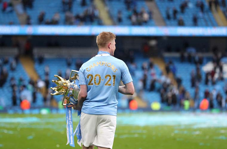 احتفالات لاعبي مانشستر سيتي بالتتويج بلقب الدوري