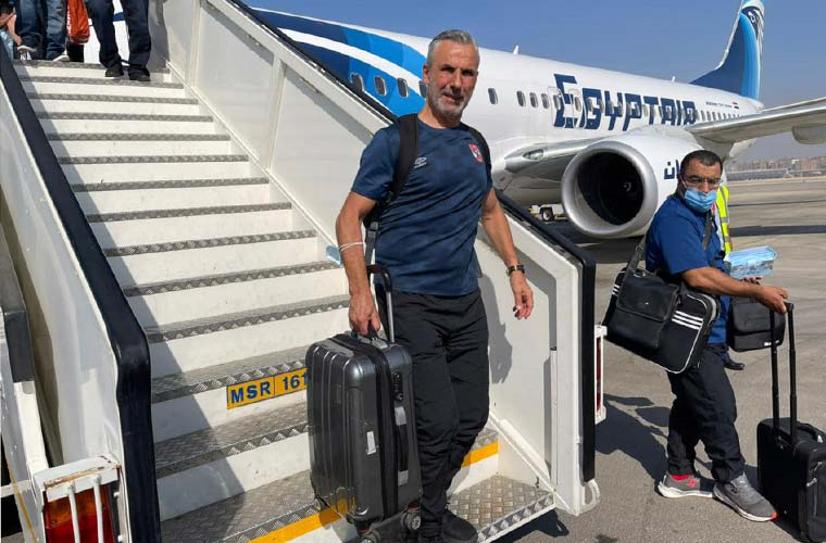 وصول بعثة الأهلي إلي مطارالقاهرة   