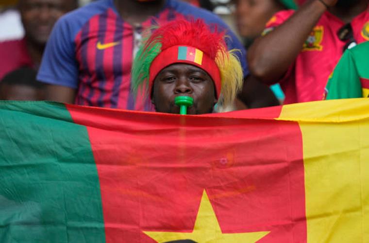 أجواء الجماهير في مباراة الكاميرون وجامبيا