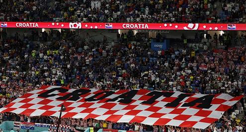 أجواء الجماهير في مباراة اليابان وكرواتيا