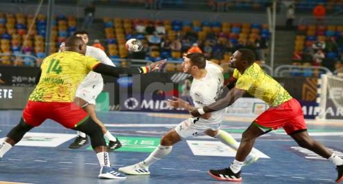 صور من مباراة منتخب مصر لكرة اليد والكاميرون