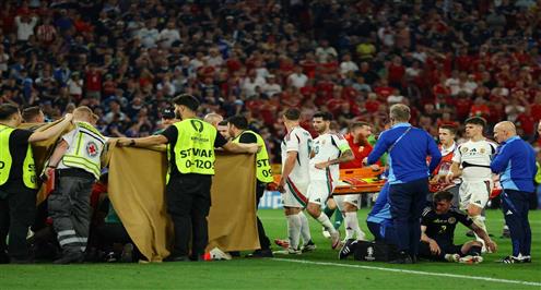 إصابة قوية لمهاجم المجر أمام اسكتلندا