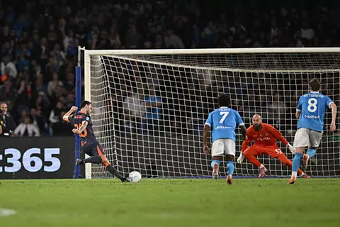 لقطات من مباراة نابولي وإنتر