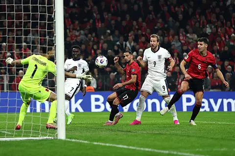 لقطات من مباراة إنجلترا وألبانيا في تصفيات كأس العالم