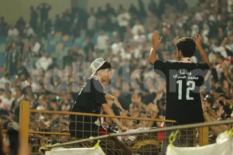 جماهير الزمالك تكرم الراحل محمد صبري (صور)