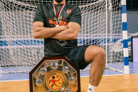 تتويج الأهلي بدوري المحترفين لكرة اليد (صور)