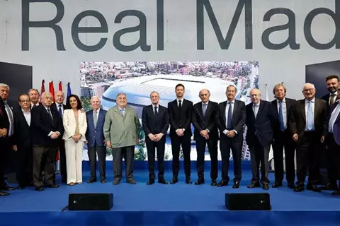 حفل تقديم تشابي ألونسو كمدرب لريال مدريد