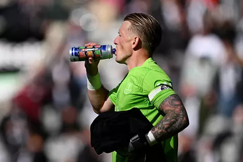 زجاجة المياة سلاح حراس المرمى أمام ركلات الترجيح