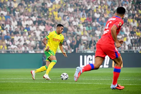 لقطات لـ مصطفى محمد في مباراة نانت وباريس سان جيرمان