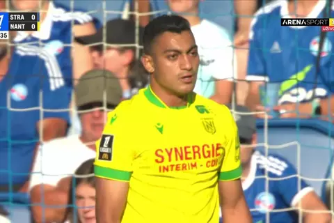 لقطات لـ مصطفى محمد في مباراة نانت وستراسبورج