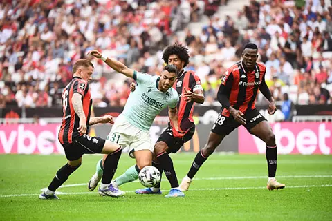 لقطات لـ مصطفى محمد في مباراة نيس ونانت في الدوري الفرنسي