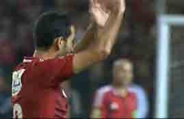 لحظة خروج أبو تريكة وتحية الجماهير 