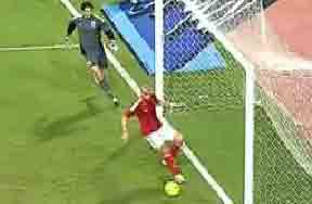 القائم ينقذ وائل جمعة