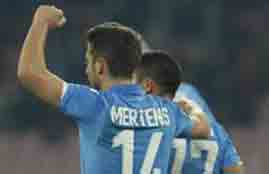 هدفا نابولى فى بارما