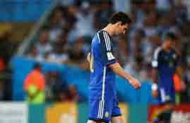 رأسية ميسي فوق مرمى نوير