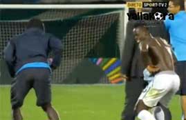 بكاء رجل مسن ورقص افريقي صيد مباراة ريو آفي