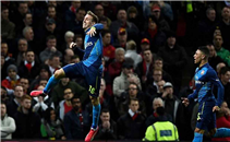 هدف مونريال في مانشستر يونايتد